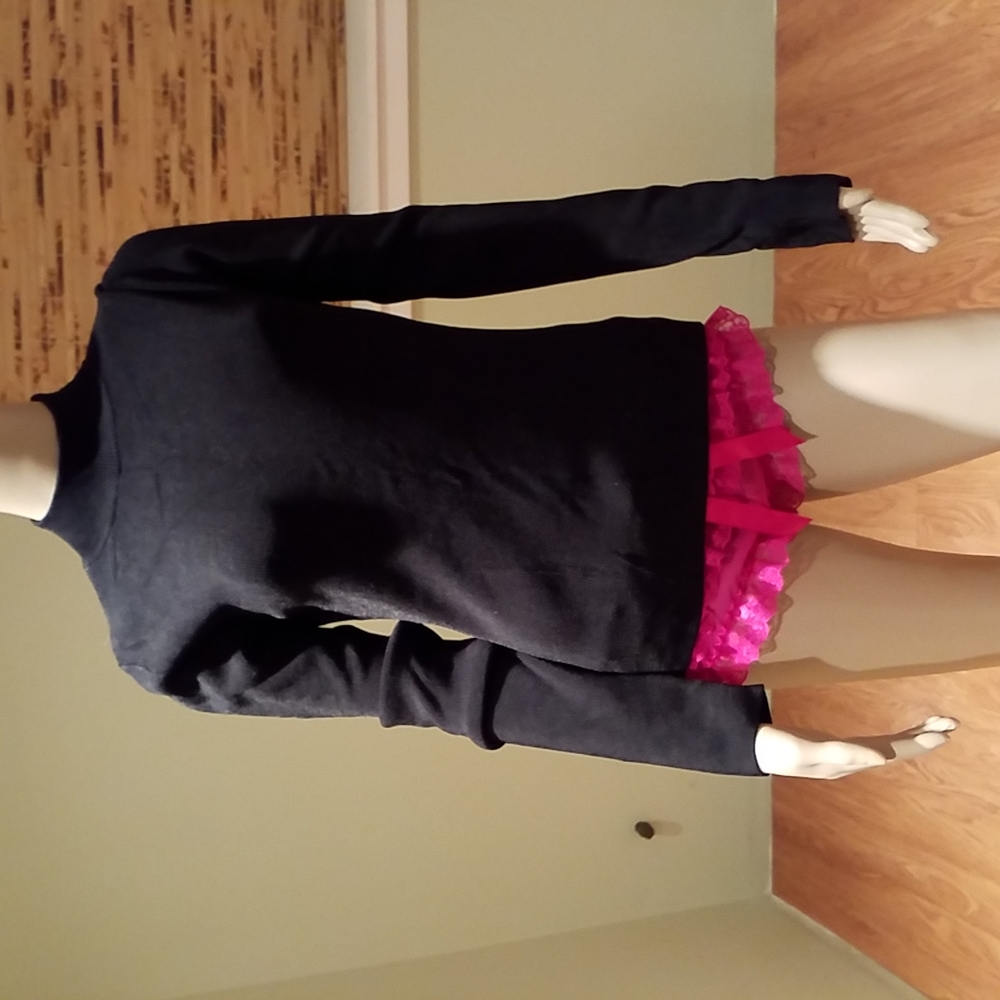 BCBGMaxAzaria Black Turtleneck Sweater With Ribbed Style Texture Size L